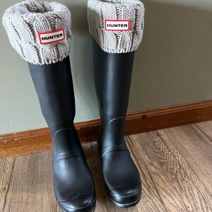 Hunter tall black rain boots and Hunter boot socks